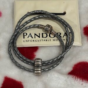 Pandora Moments grey double-wrap leather barrel clasp bracelet & Double Clip